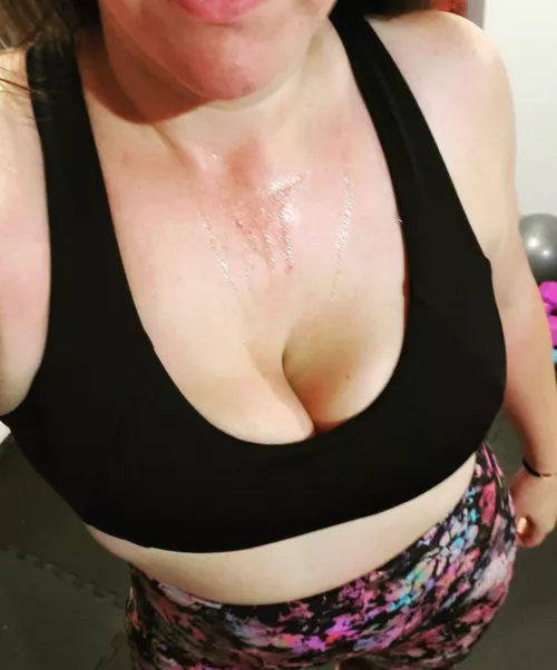 anyone like a horny girl?