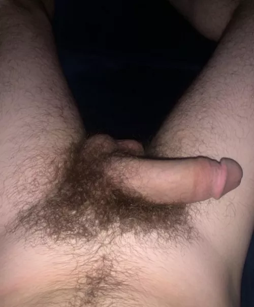 Anyone like a untrimmed pubes? 💪