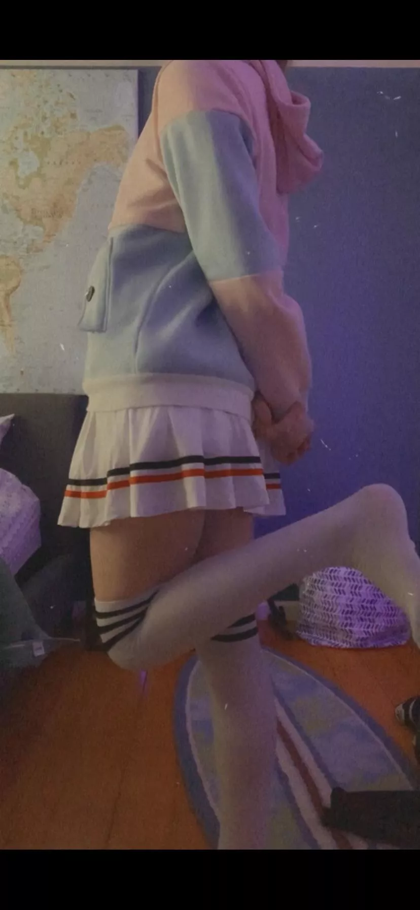 Anyone need any headpats?