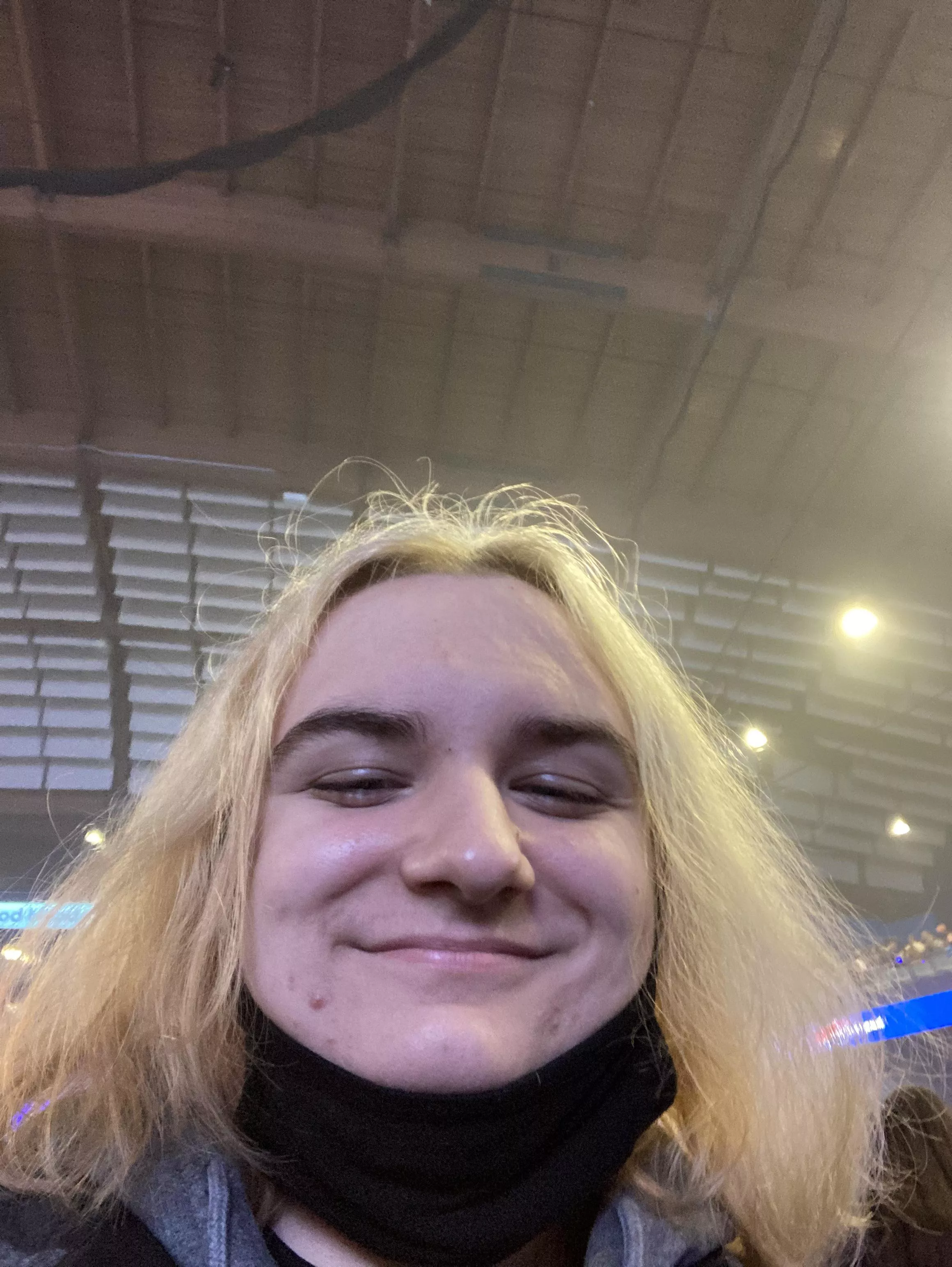 Anyone play valorant, trying to get out of gold π
 Anyone play valorant, trying to get out of gold π