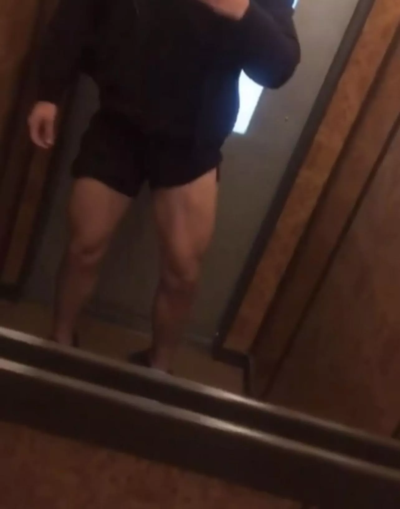 Anyone wanna get wild in the elevator? 😈😋