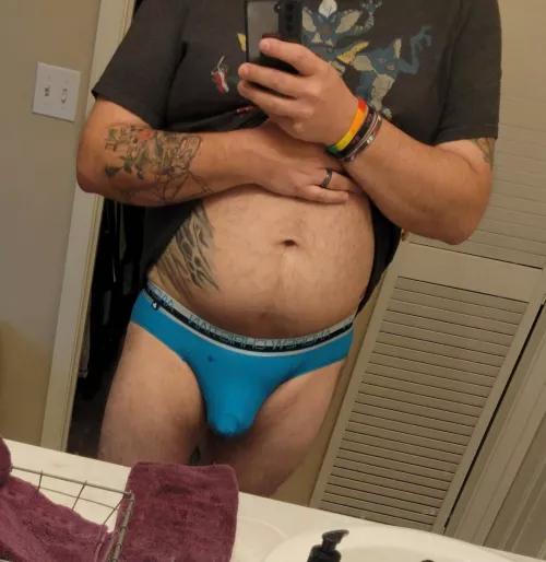 Anyone wanna help this 40 yo Daddy Bear out?