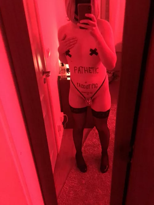 Anyone wanna humiliate me right now? No limits ๐