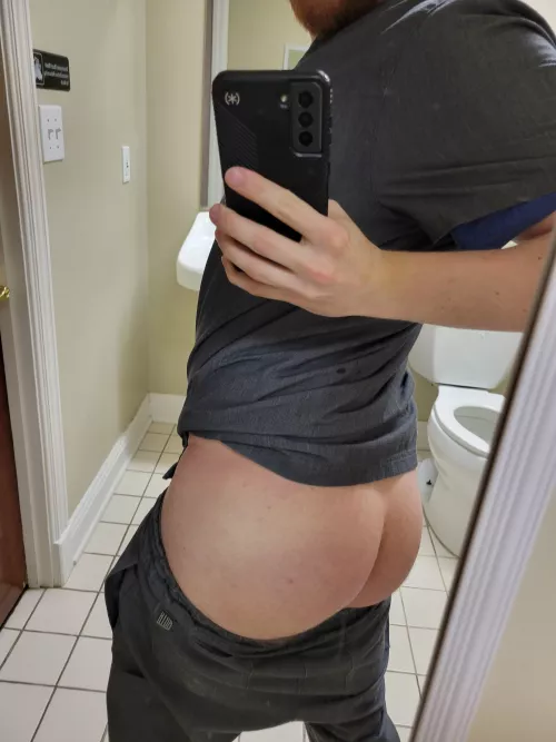 Anyone wanna play some games on my lunch break? 😋