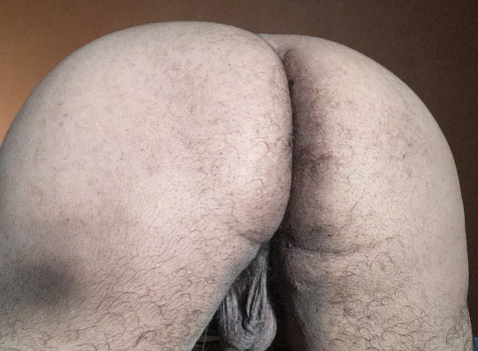 Anyone want to feel these soft pillows? Tell what u wanna do with it