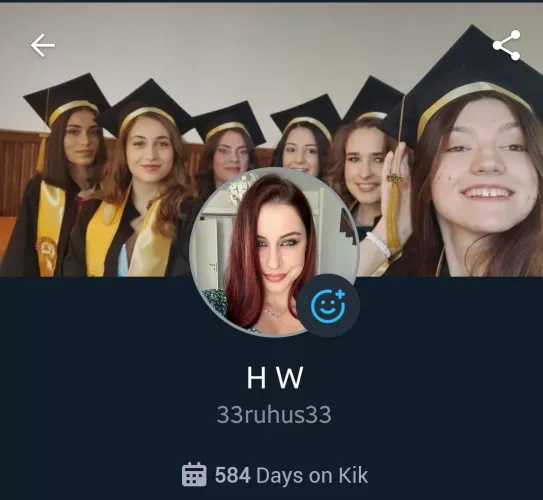 Anyone who wanna rate some of my friends and say what you like/dont like about them? kik 33ruhus33 (18 girls 18-20 years old)