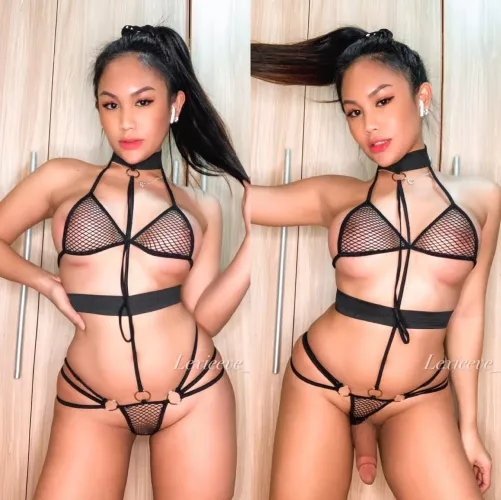 Are Team Tucked 🍑 or Team Untucked 🍆?