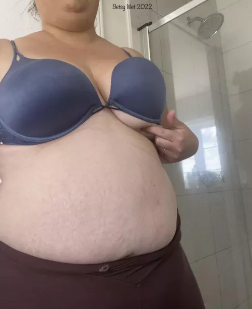 Are you grabbing these tits first or this belly as you fuck these holes? 28 years old💍