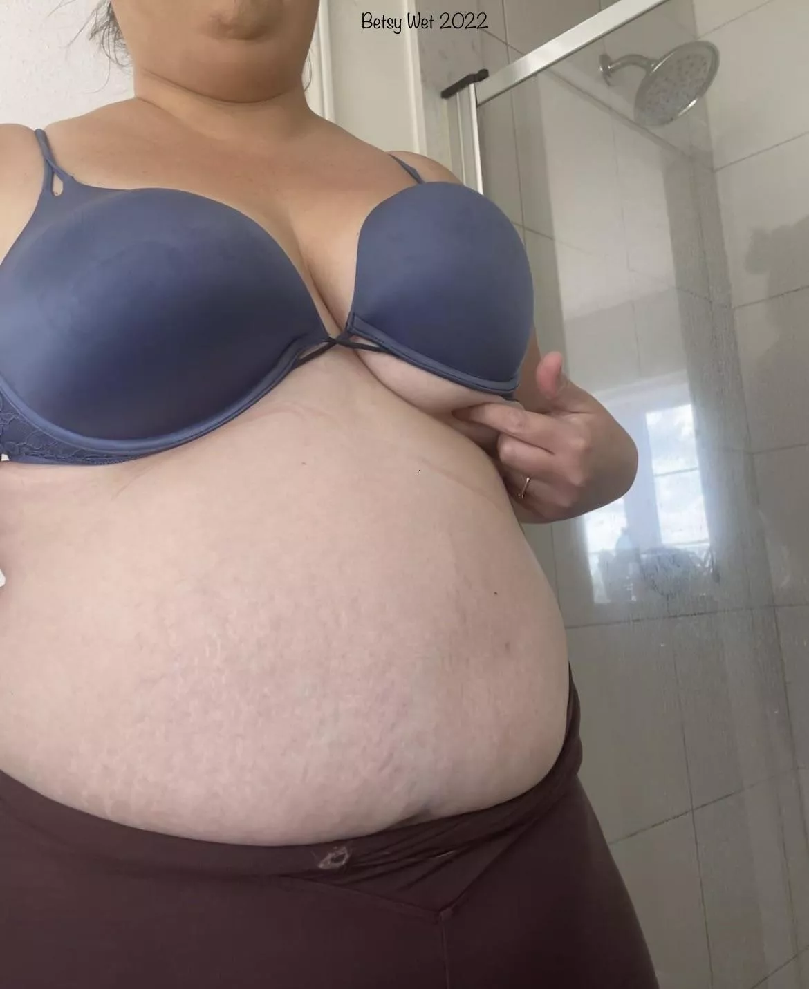 Are you grabbing these tits first or this belly as you fuck these holes? 28 years old💍