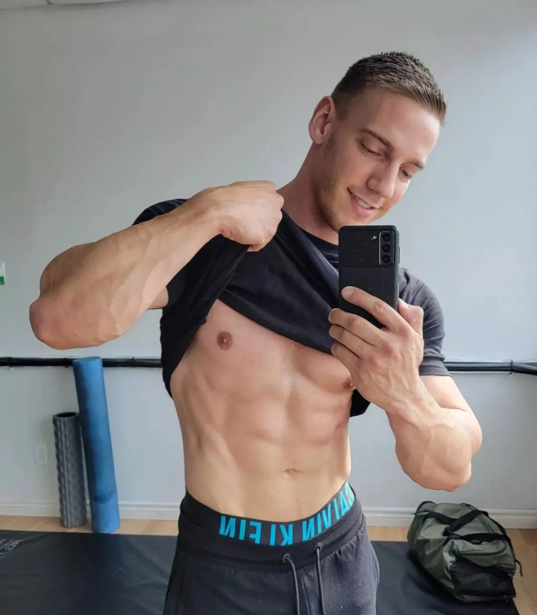 Are you working out this week-end ? π Are you working out this week-end ? π