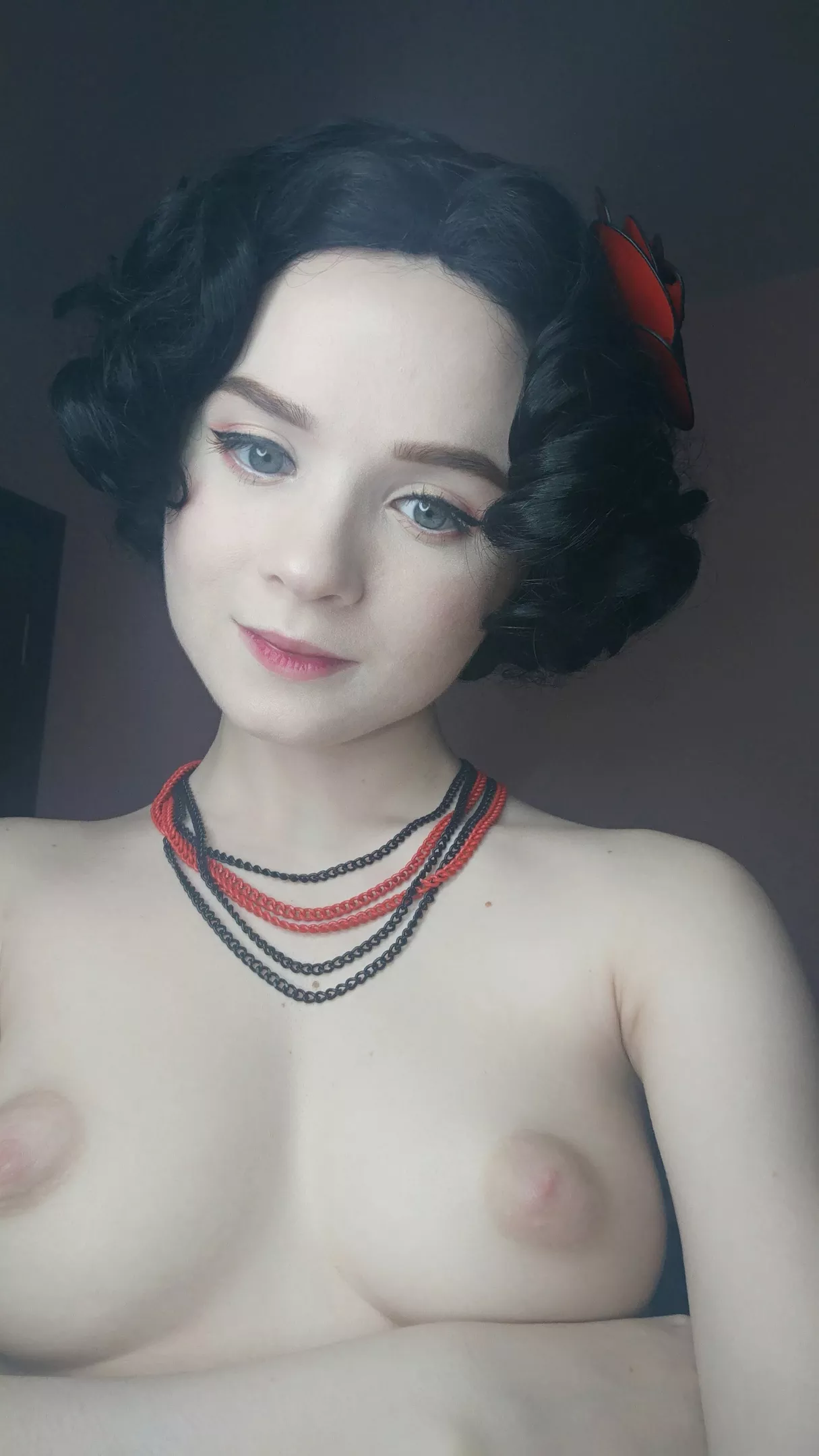 Aren't you glad to see Snow White naked? 🤤