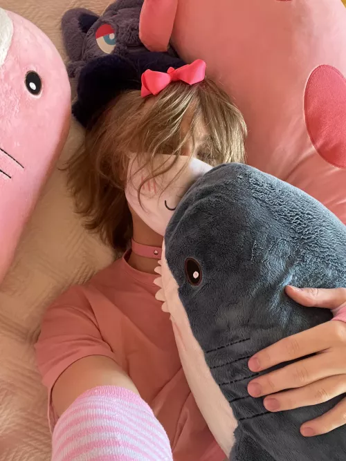 As a femboy i think everyone should be given mandated sharks :3