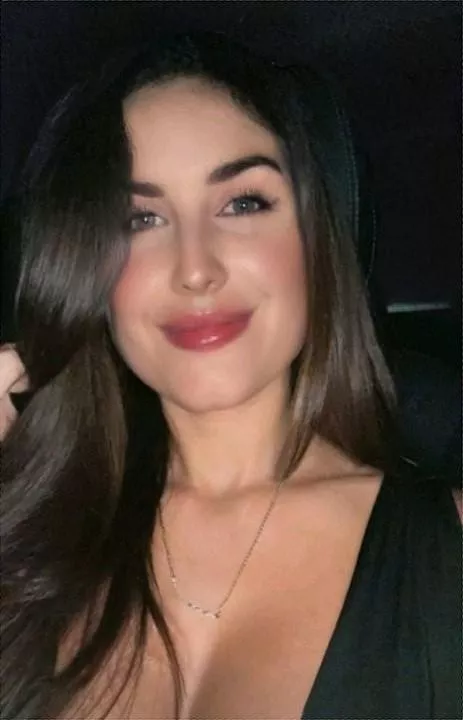 Ashley Sinclair (@ashleytorontostylist) [Instagram]