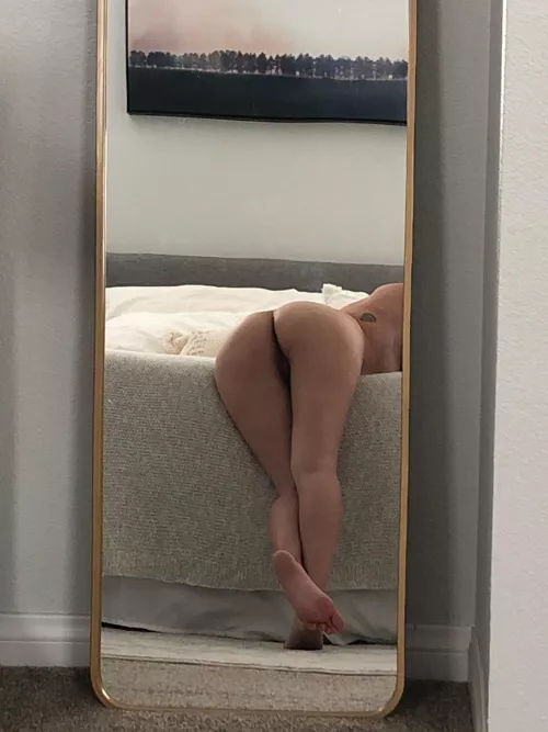 Asian MILF patiently waitingβ¦