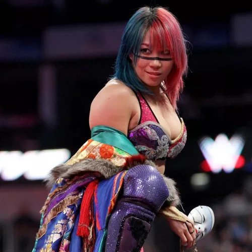 Asuka has some nice tits 😩