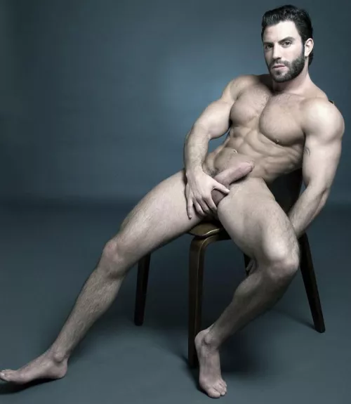 “Avi Dar by Thomas Synnamon” …