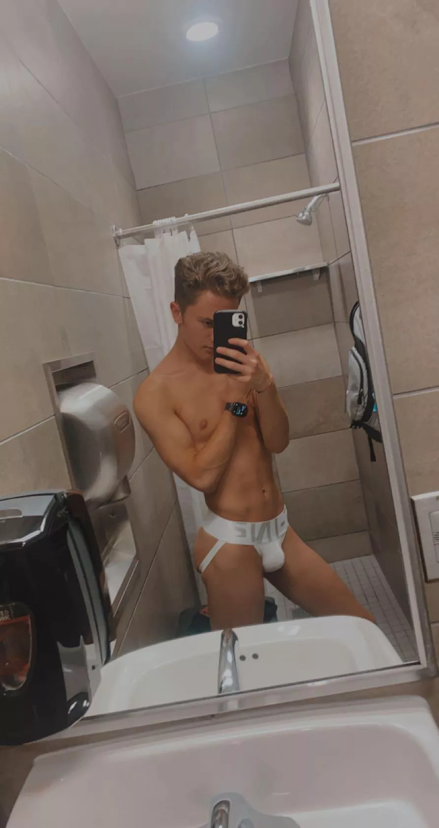 back in the public locker rooms again 😈⛓