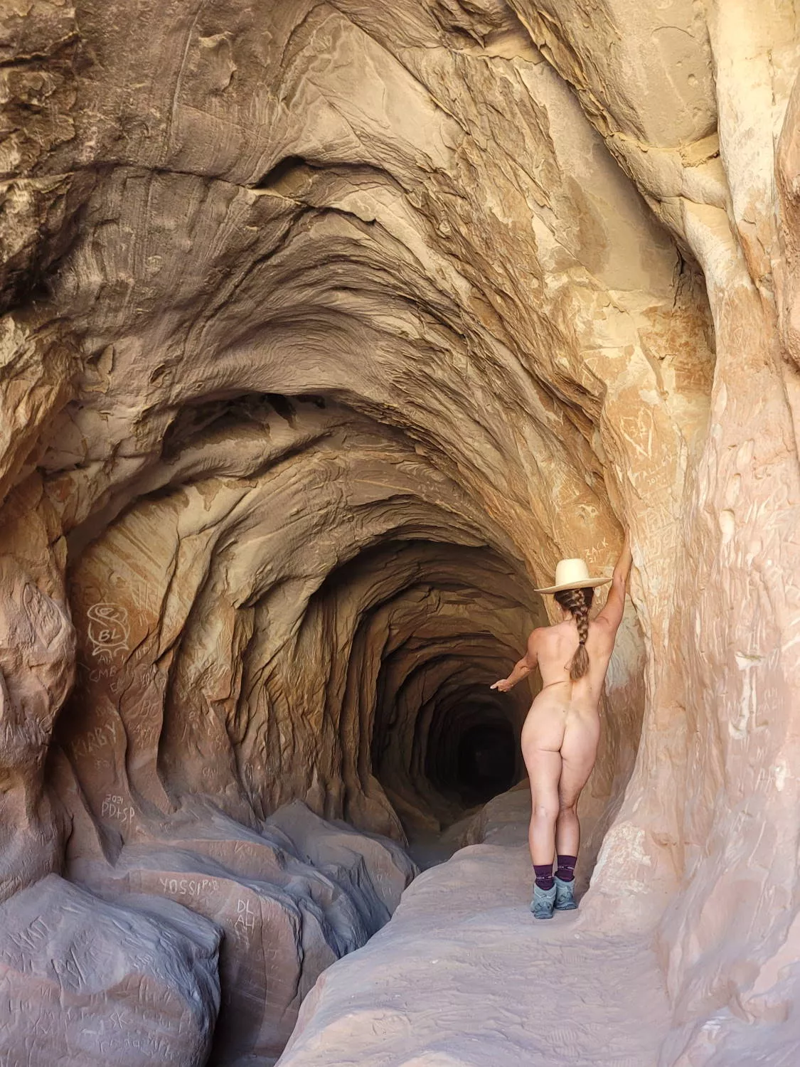 Bare Bottomed in a Beast's Belly 🐉