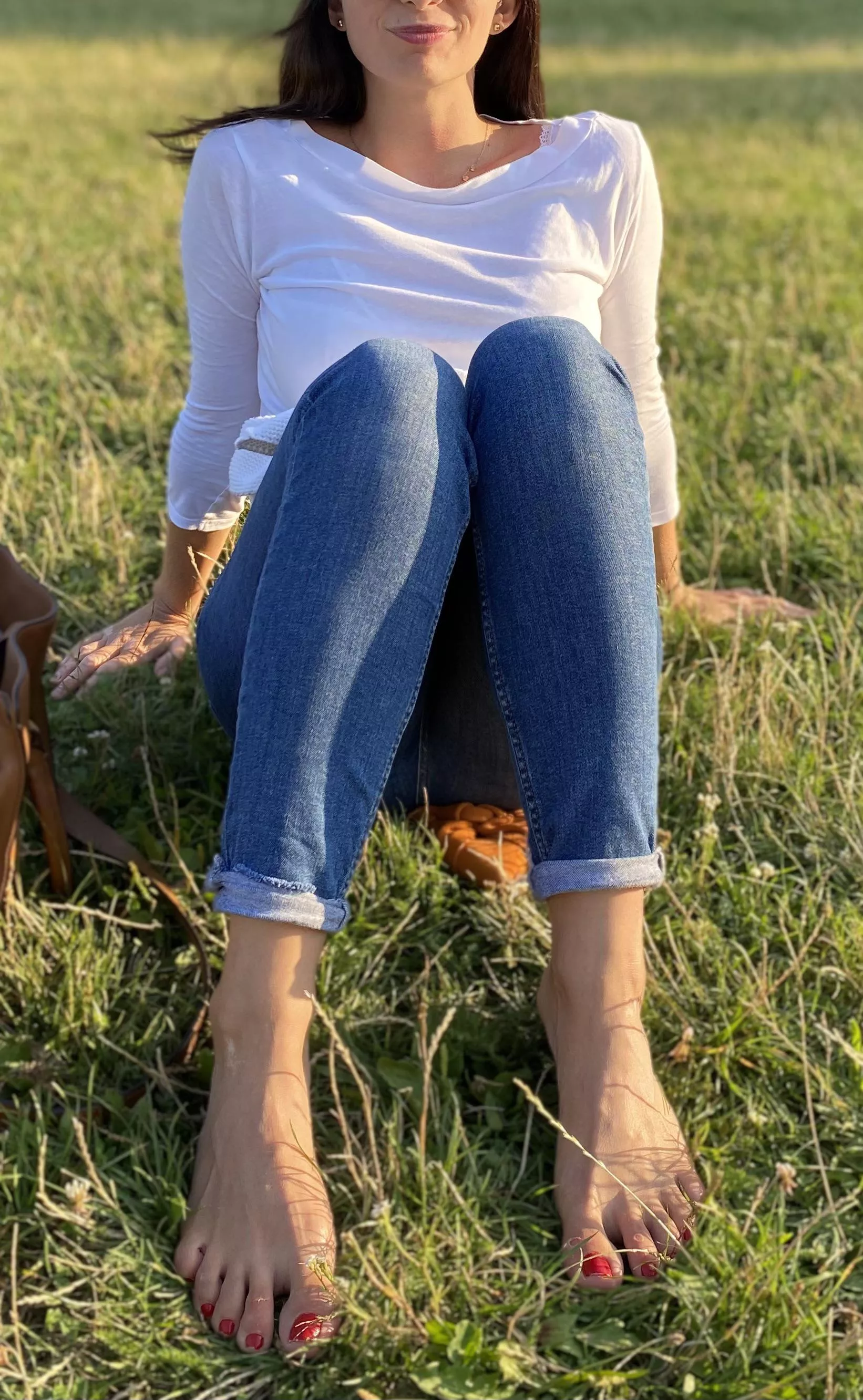 Barefoot in the park. I love summer ❤️