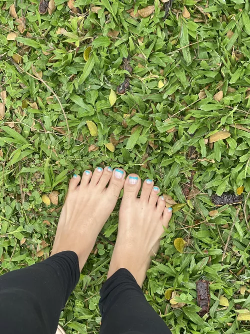 Barefoot piggies 🥰