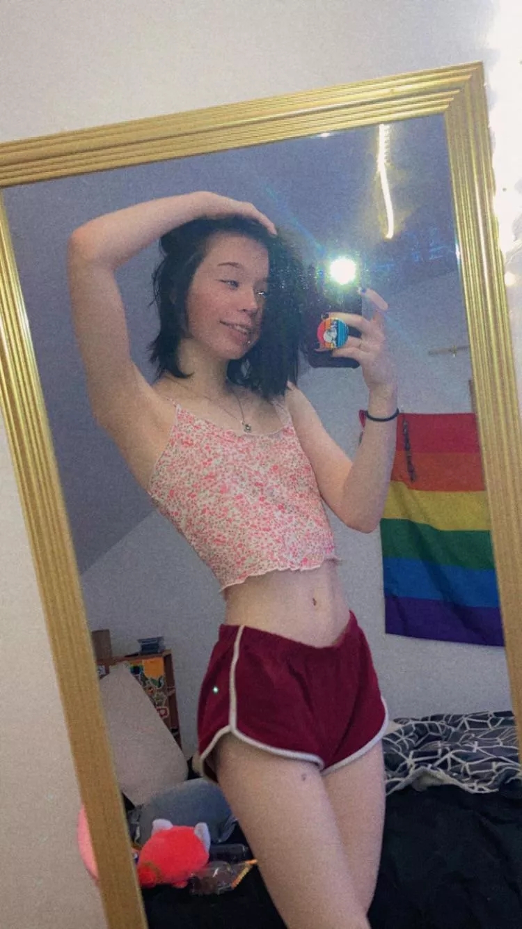 💞Barely Legal & Petite💞 Link below 👇 to see more of me 😉😉