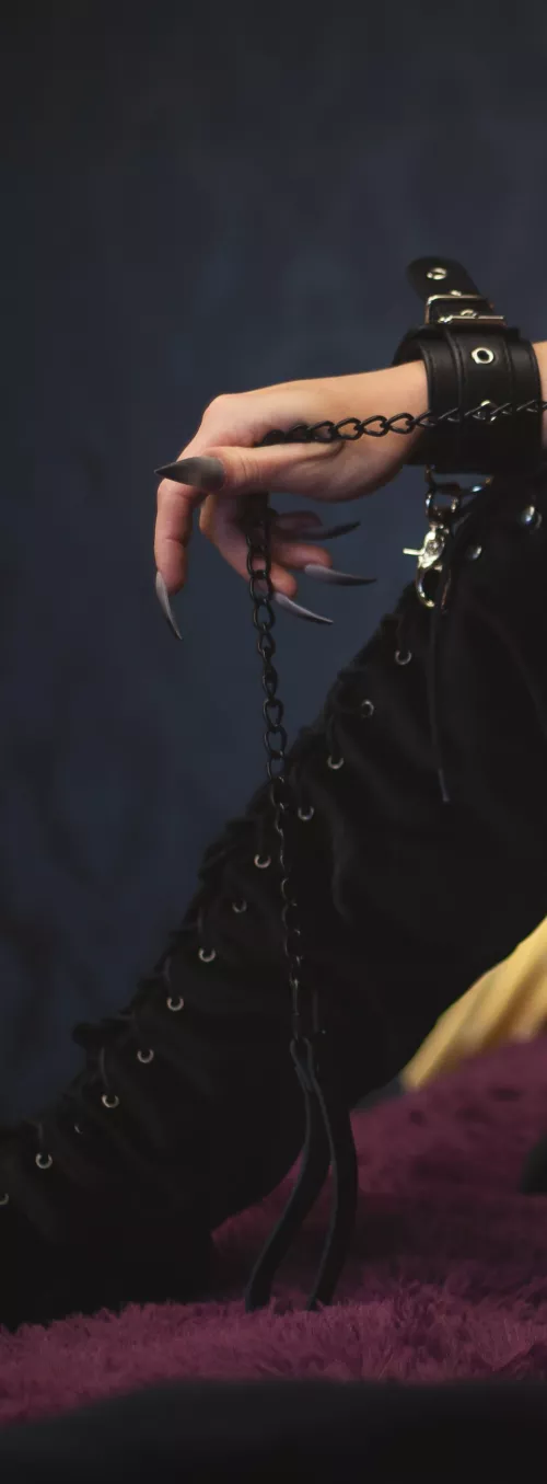 bdsm and nails 🖤