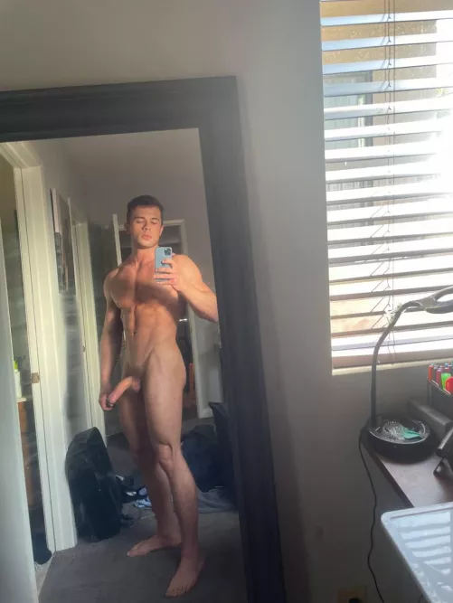 Be a good slut and lick me