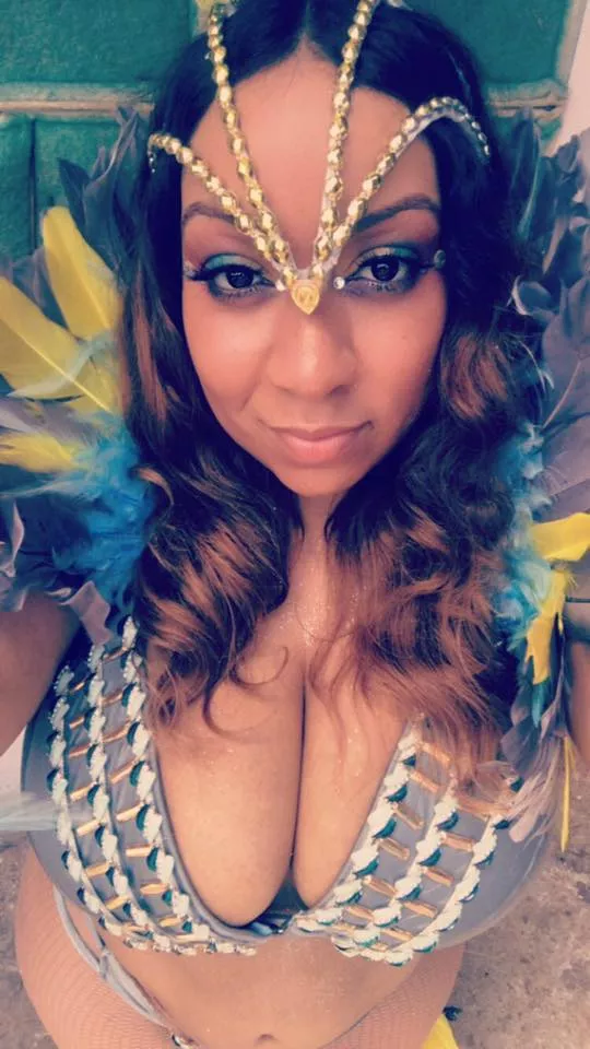 beautiful pair of milkers to match her beautiful decorations