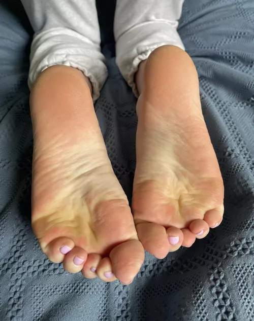 Been a while! Did you miss my pink soles 😘😘😘