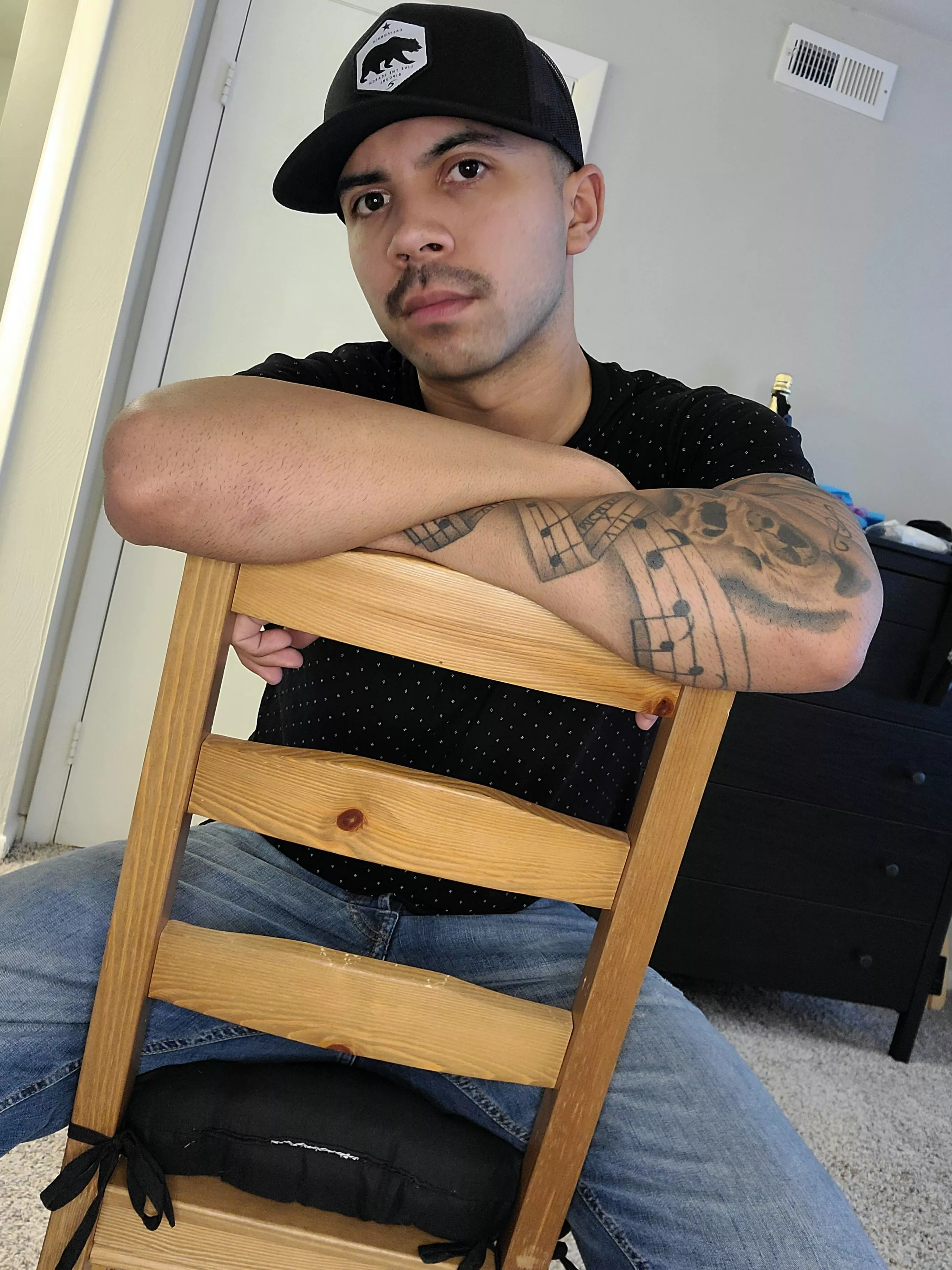 Been nervous to post a face pic but here it goes. lmk thoughts Been nervous to post a face pic but here it goes. lmk thoughts