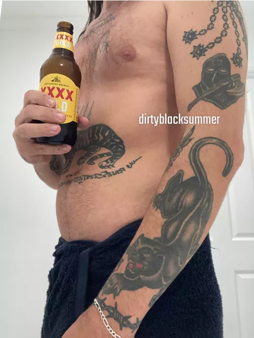 Beer and bold tattoos🖤