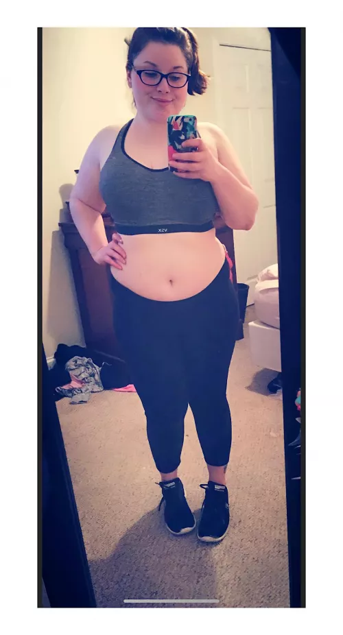 Bellykat back with a vengeance, time for a 4am meal 🥘