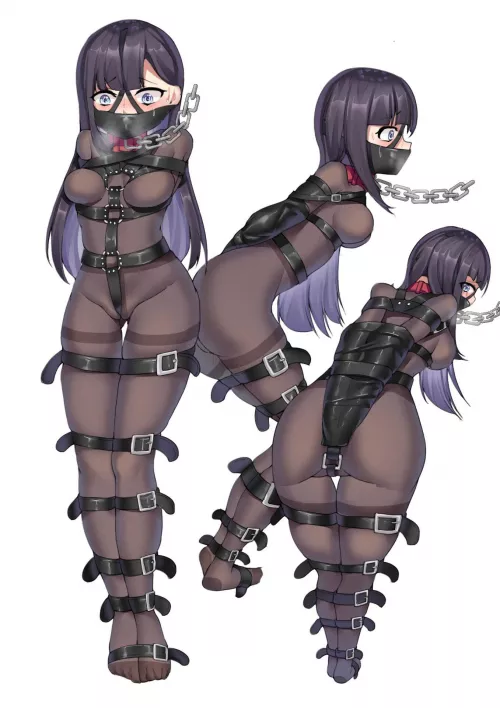 Belts and latex is a great combo 💖