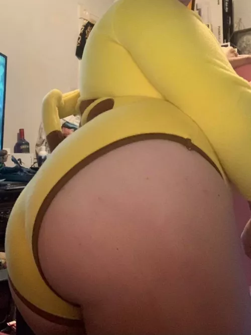 Bet you didn't think you'd be turned on by Pikachu's ass ;P