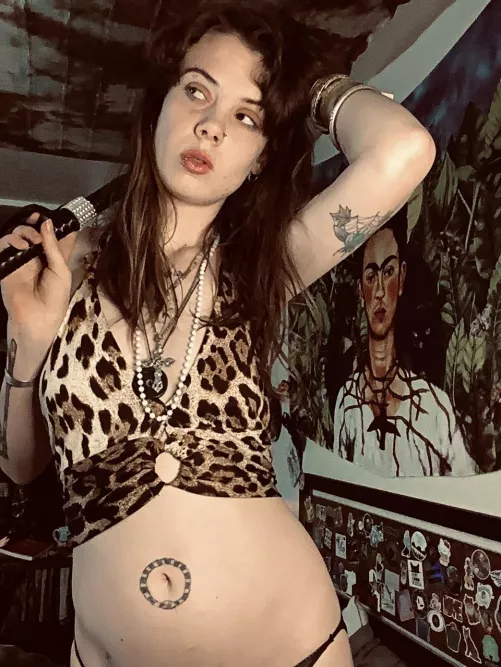 Beta males and sissy bitches were made to be used and abused. 🤷‍♀️👠😏