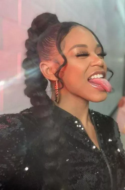 Bianca’s tongue game