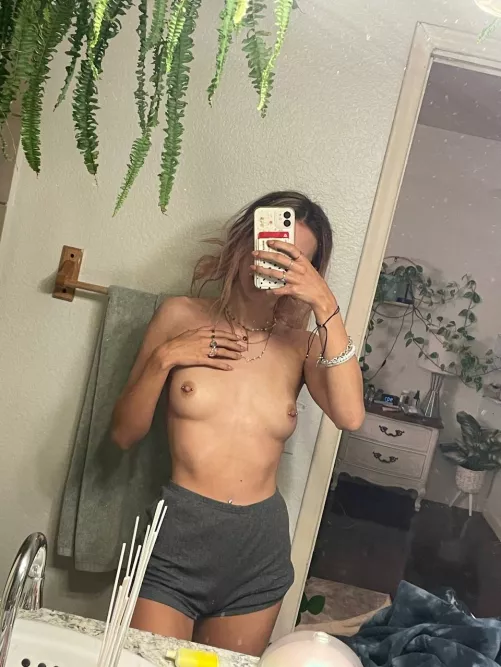 big boobs are overrated, I’ll keep them small 😘