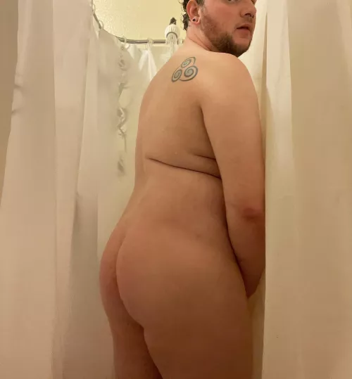 Big juicy ass for ya!