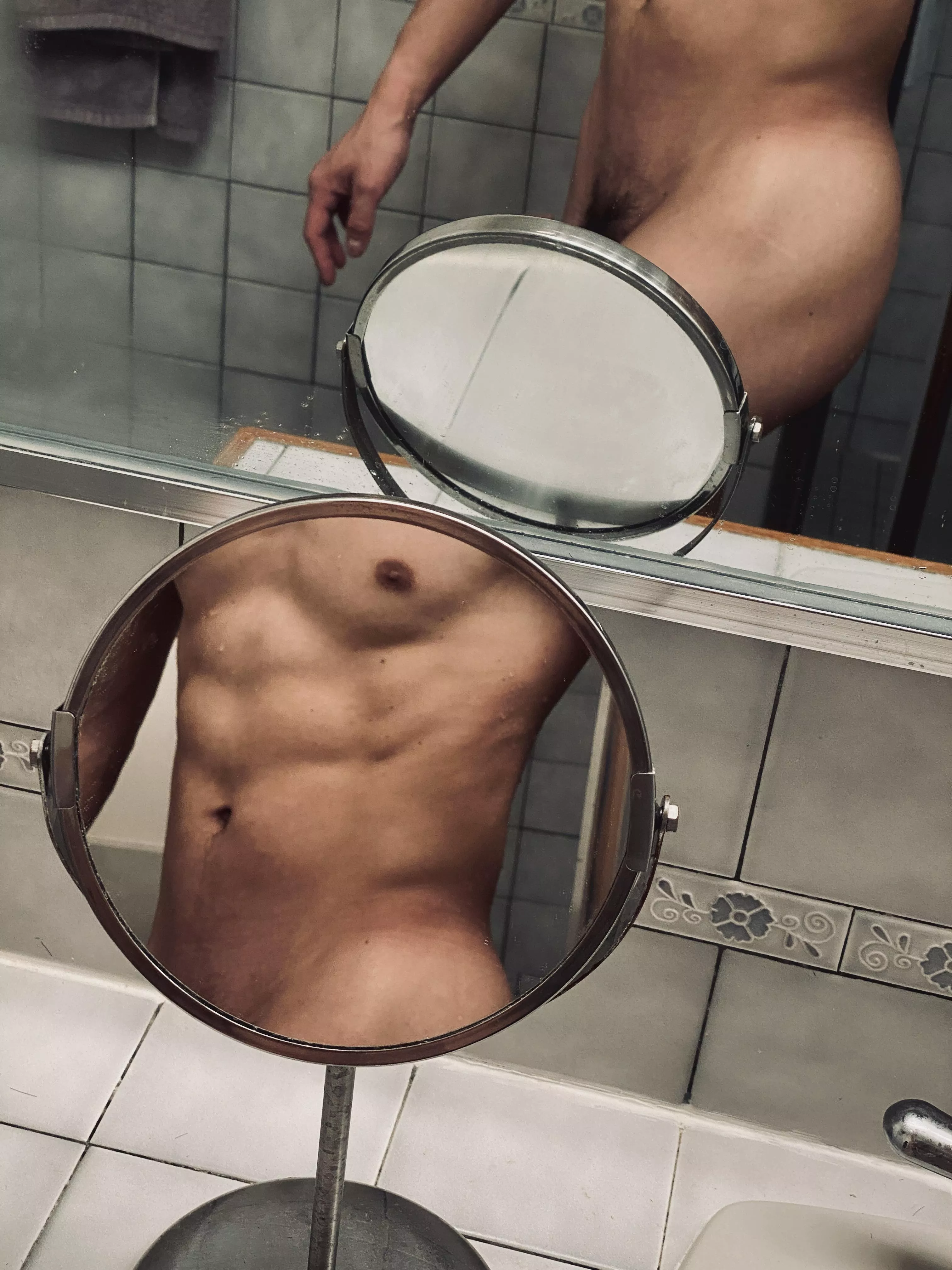 Big mirror, little mirror