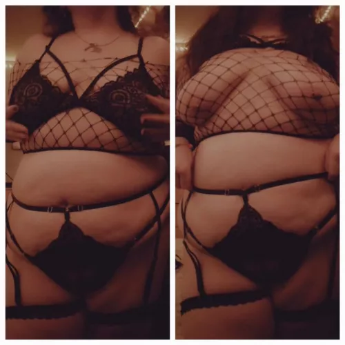 Big tits in fishnets? yes pleaseee 😩