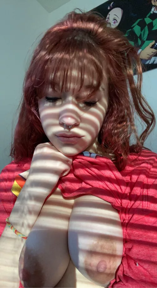 big titties and a juicy booty 🍑