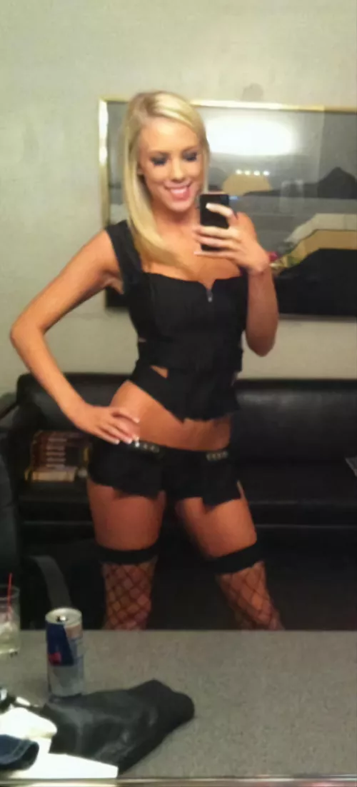 Bibi Jones Selfie