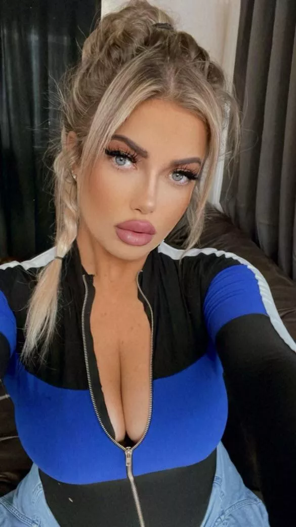 Blonde with braids. ❤️❤️