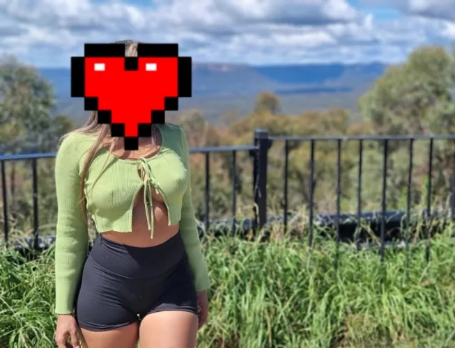 Blue mountains vs my mountains. Pick the winner 🤭