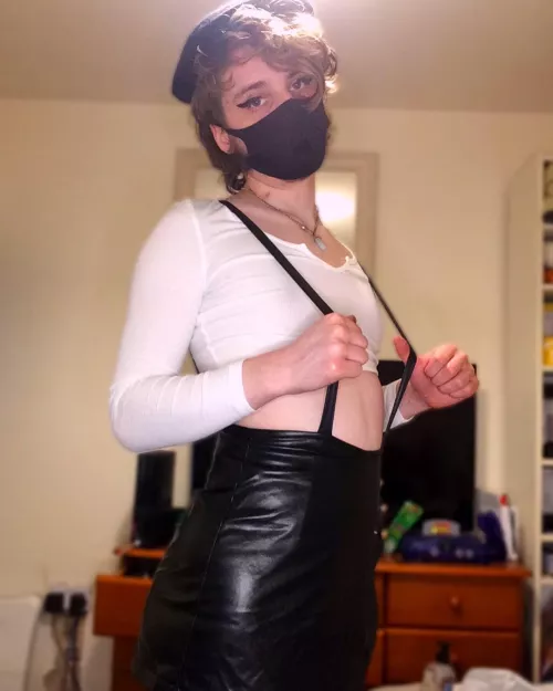 bonjour, is that a baguette or are you just happy to see me?? 😵