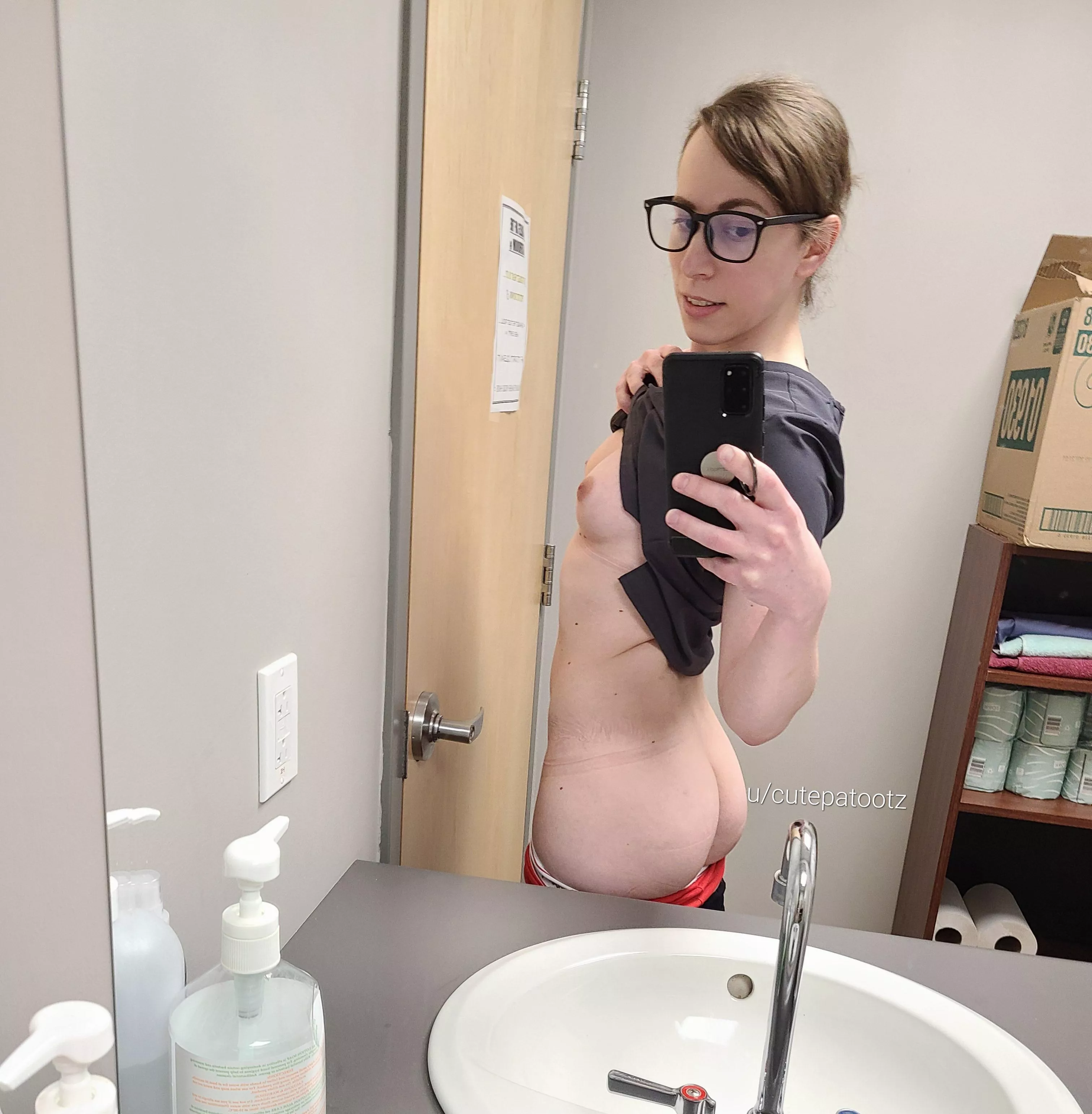 bored at work. nudes by cutepatootz