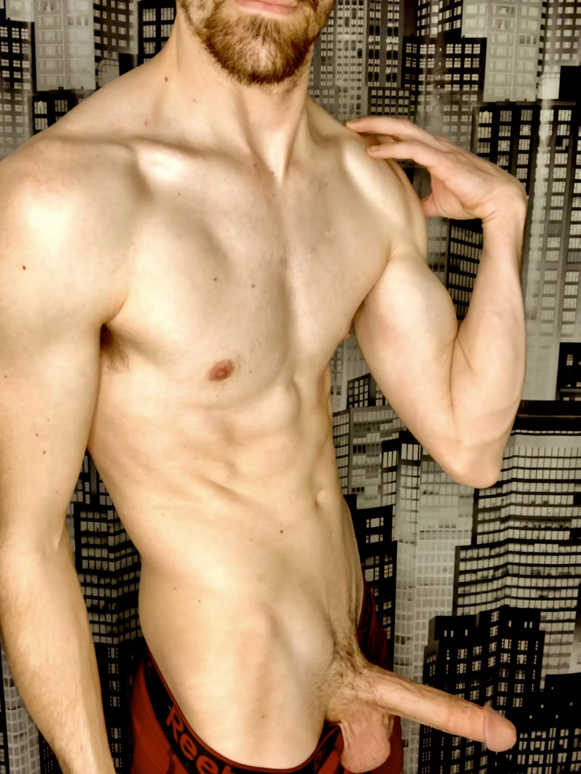 Bought a new ring light and I like how it illuminates my cut cock so much better for you to see 🤗