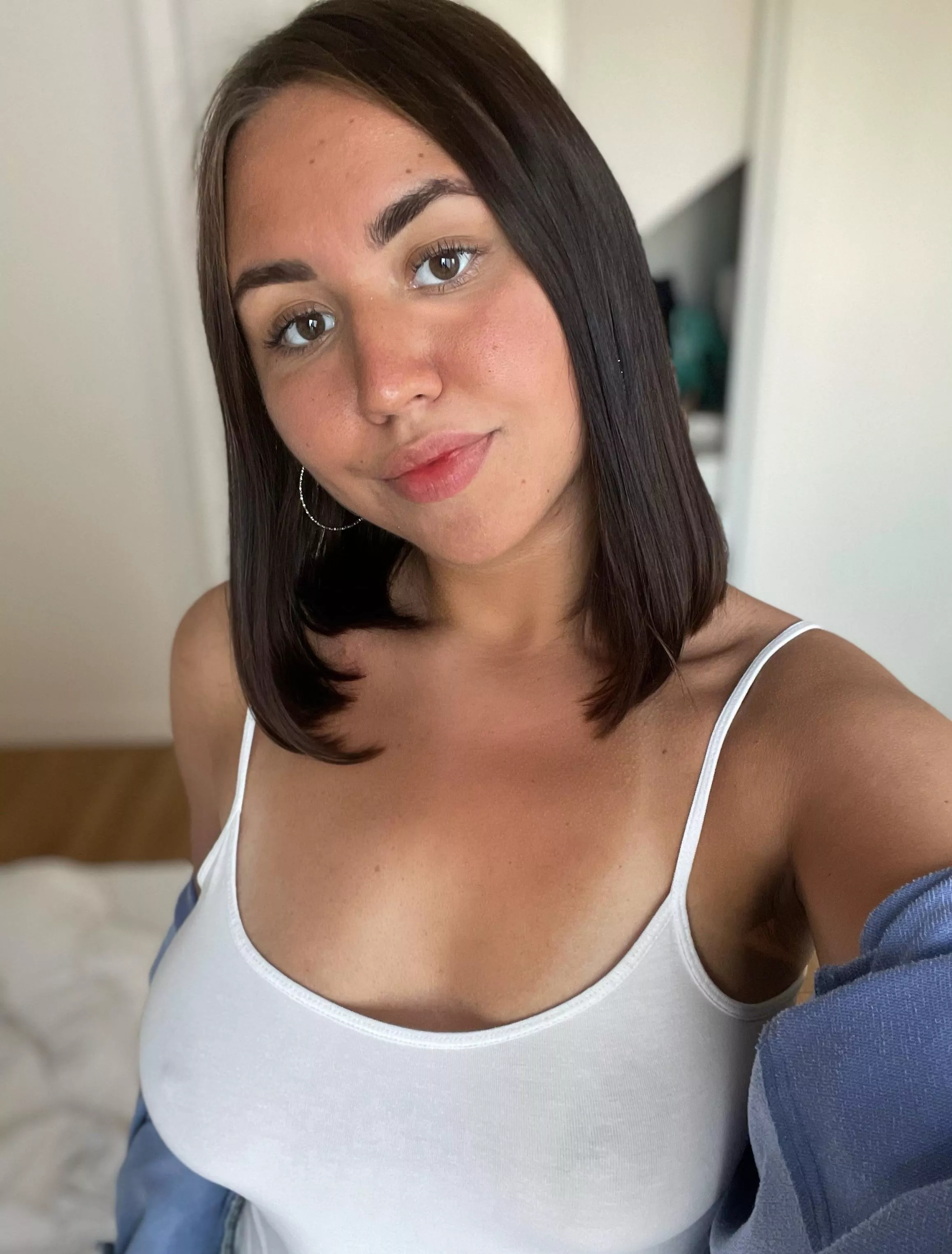 Braless looks are just the best, don’t you agree?