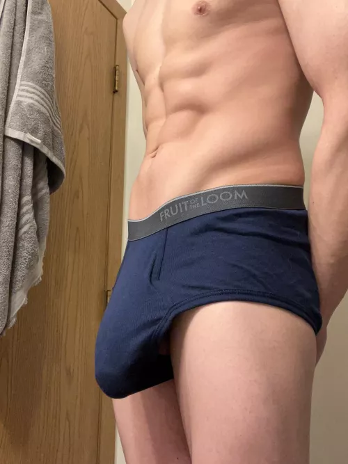 Bulging in my BrIefs 😊
