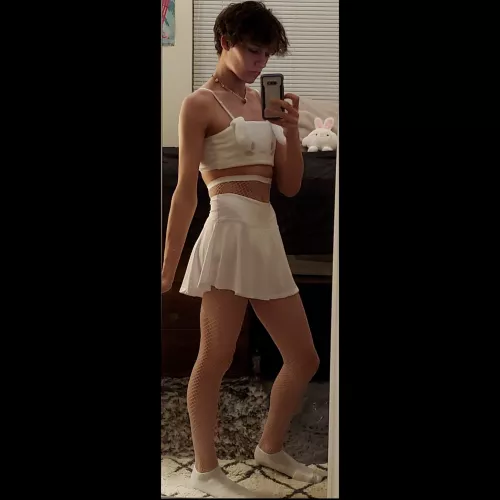 Bunny bra+tennis skirt+fishnets=happy bunny boy🐰💖. Happy Easter Everyone U^ω^U 💕.